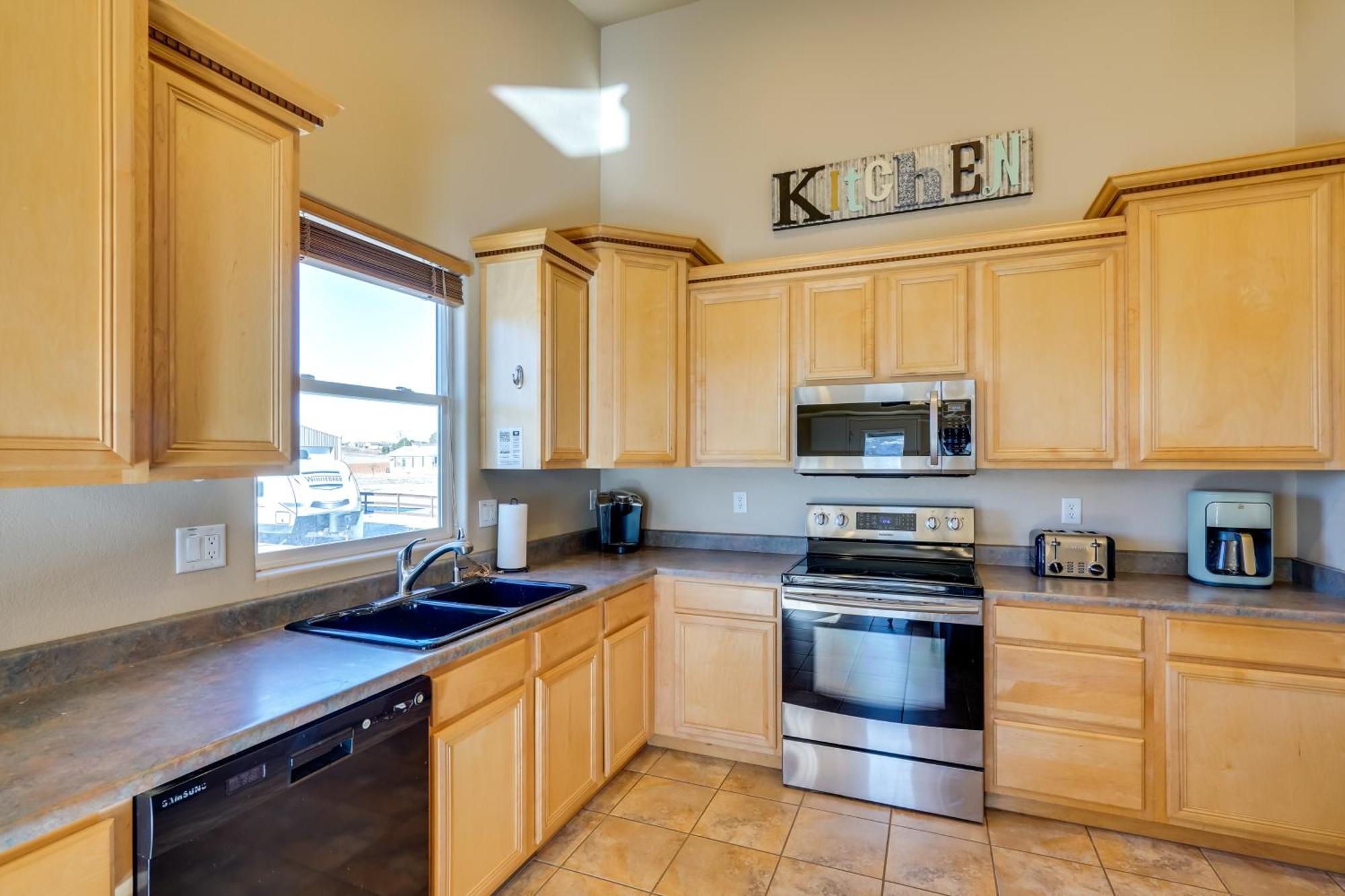 Pueblo Five Star Pikes Peak View Home With Hot Tub Pueblo West Exterior photo