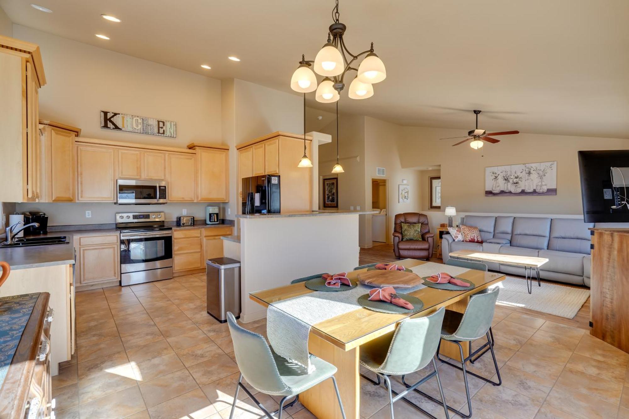 Pueblo Five Star Pikes Peak View Home With Hot Tub Pueblo West Exterior photo