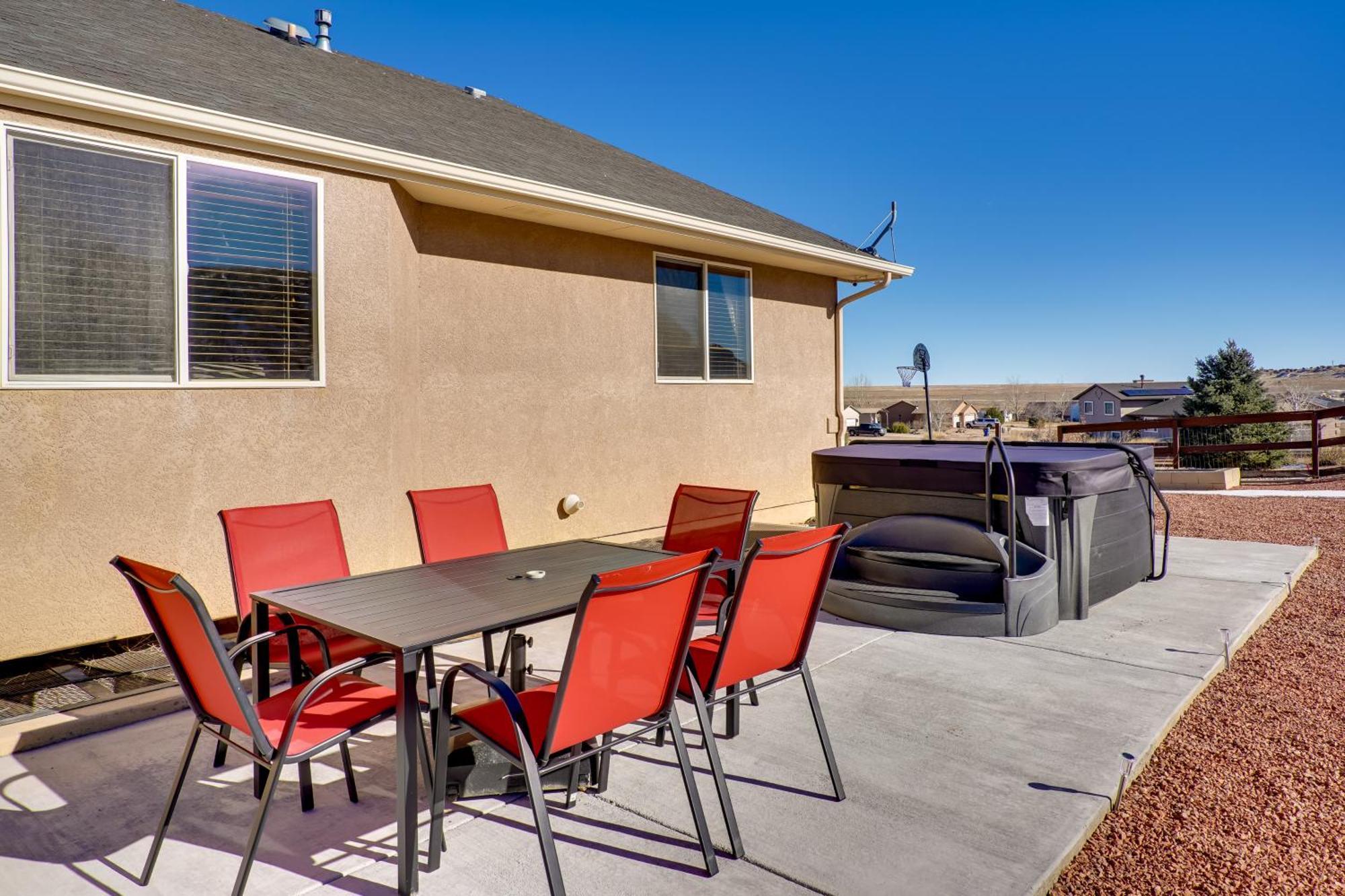 Pueblo Five Star Pikes Peak View Home With Hot Tub Pueblo West Exterior photo