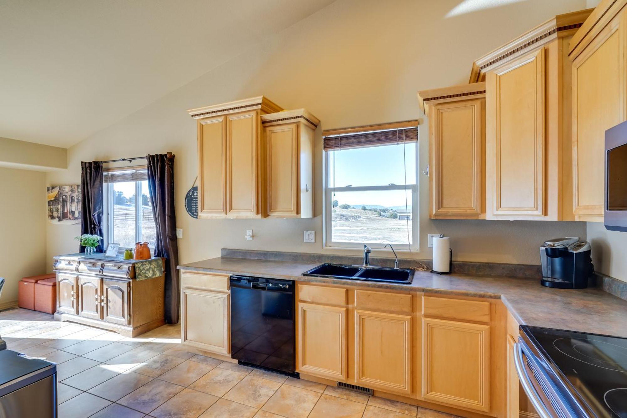 Pueblo Five Star Pikes Peak View Home With Hot Tub Pueblo West Exterior photo
